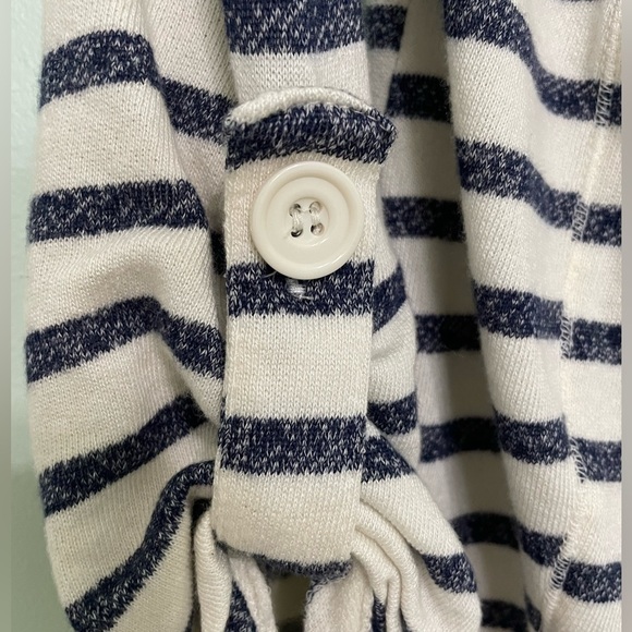 Chance or Fate lightweight ladies jacket with hood (could stay open or tied) - Picture 4 of 9